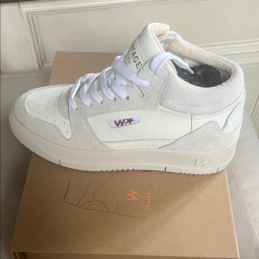 Vintage Havana Tan Sneakers Box